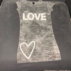 Love Tshirt
